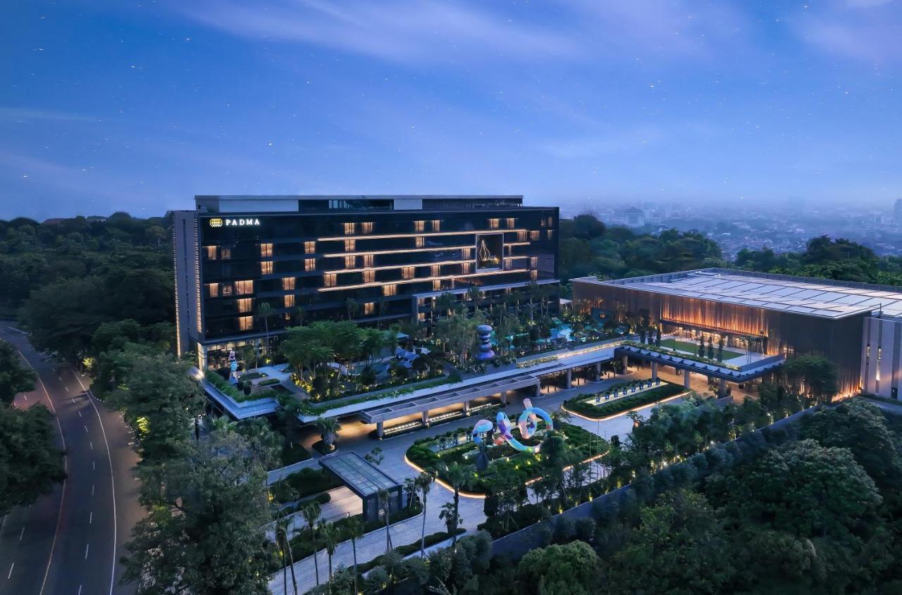 Padma Hotel Семаранг Екстериор снимка